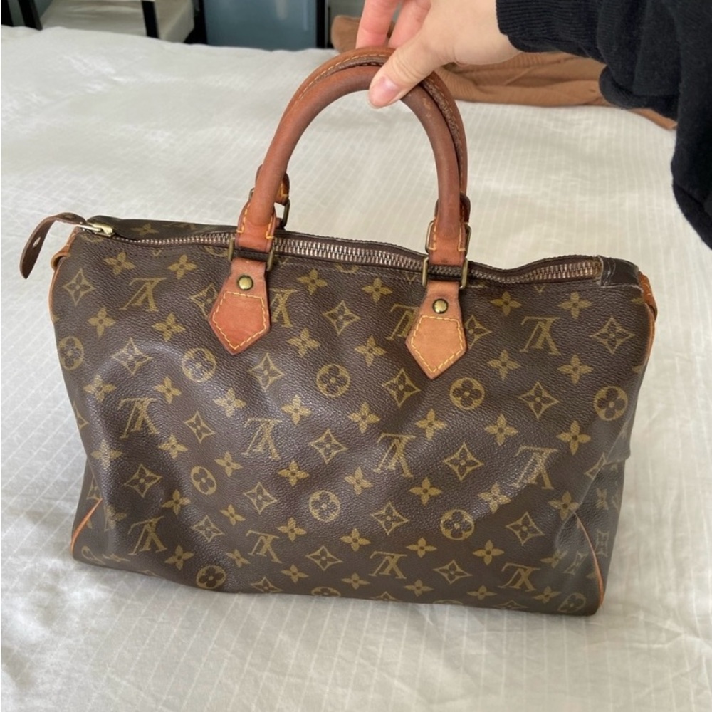 Authentic vintage LV speedy